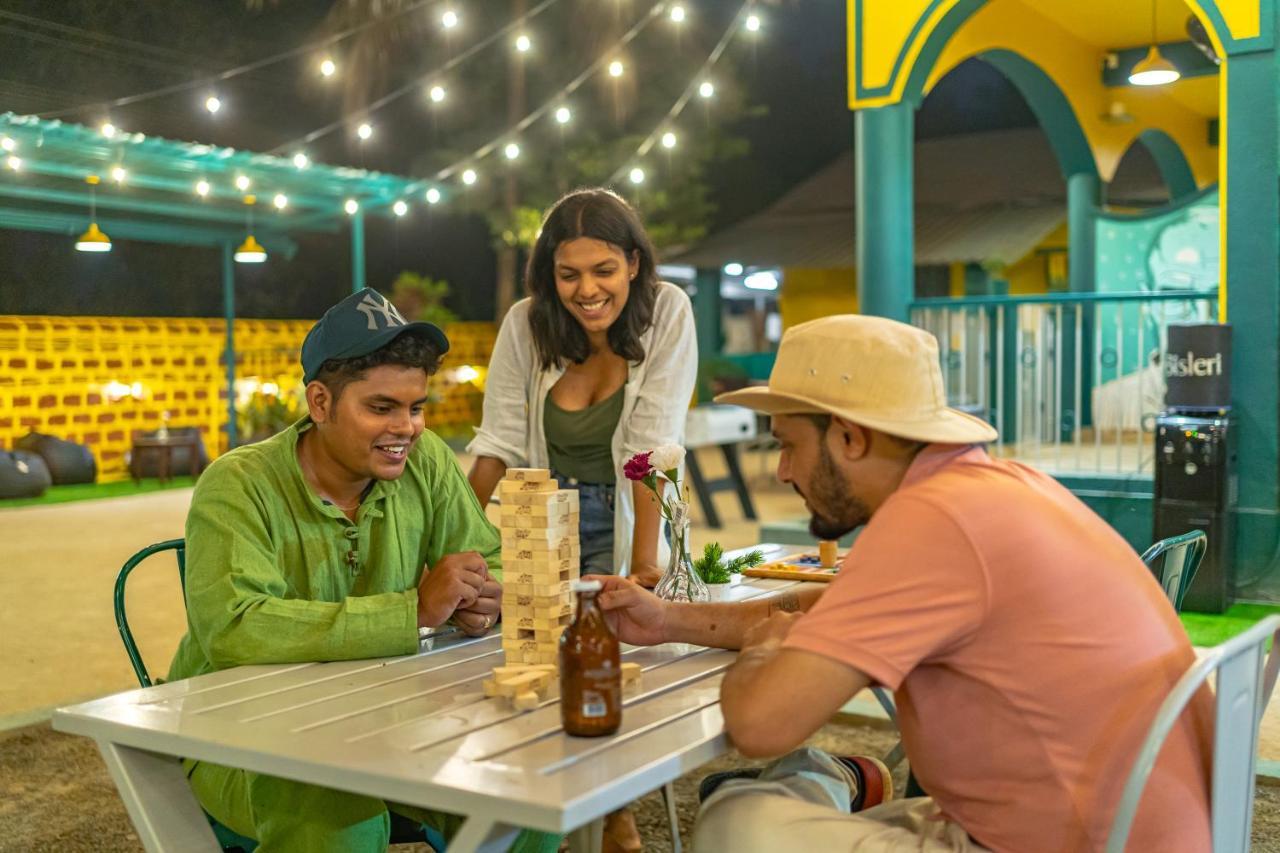Whoopers Hostel Anjuna, Goa Екстериор снимка