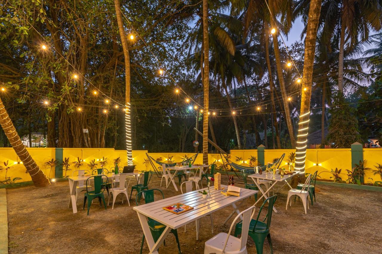 Whoopers Hostel Anjuna, Goa Екстериор снимка